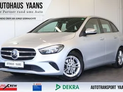 Silber Gebraucht 2019 Mercedes B200 Style Van / Kleinbus | 18.989 € (Guter Preis)
