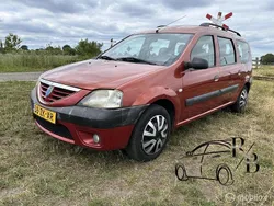 Rot Gebraucht 2008 Dacia Logan MCV Lauréate Van / Kleinbus | 1.599 € (Fairer Preis)