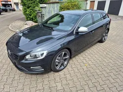 Grau Gebraucht 2016 Volvo V60 R-Design Kombi | 15.990 € (Fairer Preis)