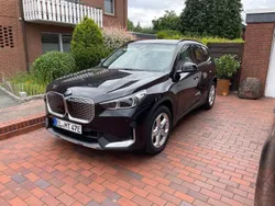 Schwarz Neu 2025 BMW iX1 M Sport SUV | 39.990 € (Superpreis)