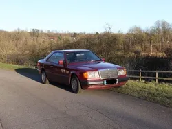 Rot Gebraucht 1989 Mercedes E300 Coupé | 5.200 €