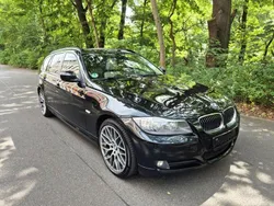 Schwarz Gebraucht 2010 BMW 330 Comfort Edition Kombi | 11.500 € (Fairer Preis)