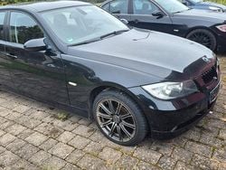 Schwarz Gebraucht 2006 BMW 320 Limousine | 1.900 € (Superpreis)