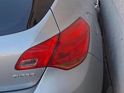 Blau Gebraucht 2011 Opel Astra Limousine | 2.900 € (Guter Preis)