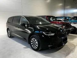 Schwarz Gebraucht 2024 Chrysler Pacifica SUV | 55.000 €