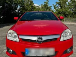 Rot Gebraucht 2005 Opel Tigra Cabrio | 1.600 € (Guter Preis)