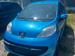 Blau Gebraucht 2006 Peugeot 107 Kleinwagen | 500 €