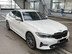 Weiß Gebraucht 2021 BMW 320 Sport Line Limousine | 26.499 € (Guter Preis)