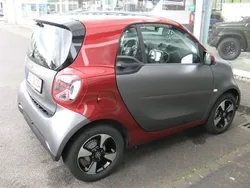 Grau Gebraucht 2024 Smart ForTwo Electric Drive Exclusive | 14.999 € (Fairer Preis)