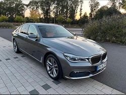 Grau Gebraucht 2016 BMW 730 Limousine | 26.000 € (Guter Preis)