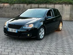 Schwarz Gebraucht 2005 VW Golf V Kleinwagen | 2.000 € (Fairer Preis)