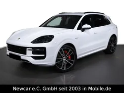 Weiß Gebraucht 2025 Porsche Cayenne S E-Hybrid SUV | 132.685 € (Guter Preis)