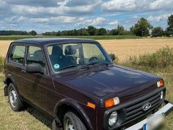 Braun Gebraucht 2017 Lada Urban SUV | 5.600 €