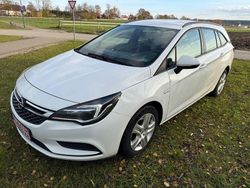 Weiß Gebraucht 2016 Opel Astra Kombi | 7.299 € (Fairer Preis)