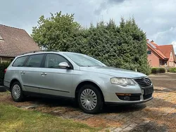 Silber Gebraucht 2005 VW Passat Kombi | 2.099 € (Teuer)