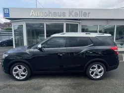 Schwarz/weiss Gebraucht 2023 Ssangyong Tivoli Kombi | 19.990 € (Fairer Preis)