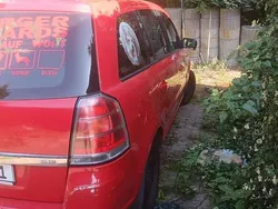 Rot Gebraucht 2007 Opel Zafira Van / Kleinbus | 800 € (Superpreis)