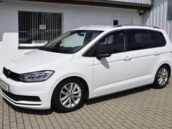 Weiß Gebraucht 2017 VW Touran Comfortline Van / Kleinbus | 13.990 € (Fairer Preis)