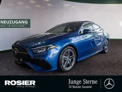 Blau / spektralblau (metallic) Gebraucht 2024 Mercedes A200 AMG Limousine | 36.821 € (Etwas zu teuer)