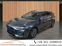 Grau magneticgrau (metallic) Gebraucht 2024 Ford Focus ST-Line Kombi | 22.980 € (Superpreis)