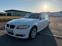 Weiß Gebraucht 2012 BMW 320 Kombi | 5.990 € (Guter Preis)