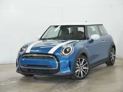 Blau Gebraucht 2024 Mini Cooper Classic Kleinwagen | 26.880 € (Guter Preis)