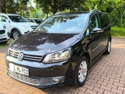 Schwarz Gebraucht 2012 VW Touran Highline Van / Kleinbus | 11.800 € (Etwas zu teuer)