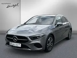 Mountaingrau metallic Gebraucht 2024 Mercedes A200 Progressive Limousine | 30.749 € (Fairer Preis)