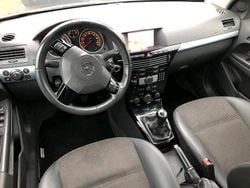 Weiß Gebraucht 2010 Opel Astra Sport Kombi | 2.550 € (Superpreis)