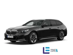 Saphirschwarz Gebraucht 2024 BMW 540 M Sport Kombi | 67.340 €