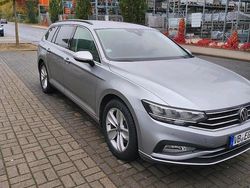 Grau Gebraucht 2023 VW Passat Kombi | 23.800 € (Fairer Preis)