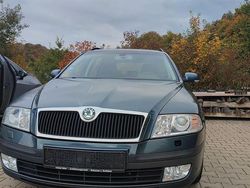 Grau Gebraucht 2006 Skoda Octavia Kombi | 2.600 € (Fairer Preis)