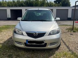 Grau Gebraucht 2004 Mazda 2 Kleinwagen | 2.200 € (Guter Preis)