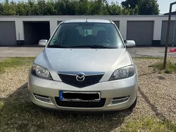 Grau Gebraucht 2004 Mazda 2 Kleinwagen | 2.500 € (Fairer Preis)