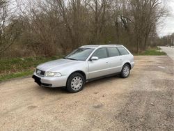 Silber Gebraucht 1998 Audi A4 Kombi | 9.000 €