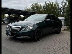 Grün Gebraucht 2010 Mercedes E350 Limousine | 9.300 € (Fairer Preis)