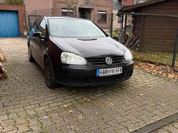 Schwarz Gebraucht 2005 VW Golf V Kleinwagen | 3.500 € (Fairer Preis)