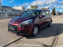 Rot Gebraucht 2012 Renault Scénic Van / Kleinbus | 5.850 € (Fairer Preis)