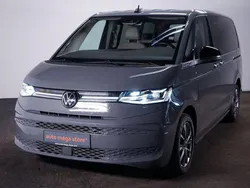 Grau Gebraucht 2023 VW T7 Style Van | 48.999 € (Guter Preis)
