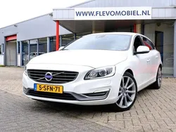 Weiß Gebraucht 2013 Volvo V60 Summum Kombi | 10.450 € (Etwas zu teuer)
