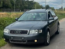 Grau Gebraucht 2003 Audi A4 Kombi | 1.250 € (Superpreis)