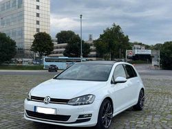 Weiß Gebraucht 2015 VW Golf VII Highline Kleinwagen | 13.499 € (Etwas zu teuer)