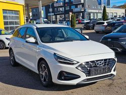 Grau Gebraucht 2024 Hyundai i30 Kombi | 20.600 € (Fairer Preis)