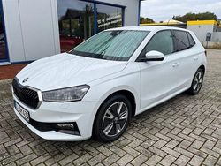 Moon weiß perleffekt (metallic) Gebraucht 2023 Skoda Fabia Style Kleinwagen | 20.990 € (Guter Preis)