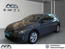 Grau Gebraucht 2024 VW Golf VIII Life Limousine | 24.045 € (Fairer Preis)