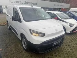 Weiß Neu 2024 Toyota Proace City Van | 27.990 € (Etwas zu teuer)