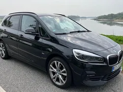 Schwarz Gebraucht 2018 BMW 220 Sport Line Van / Kleinbus | 20.490 € (Fairer Preis)