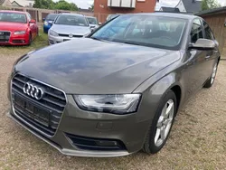 Grau Gebraucht 2012 Audi A4 Attraction Limousine | 11.999 € (Etwas zu teuer)
