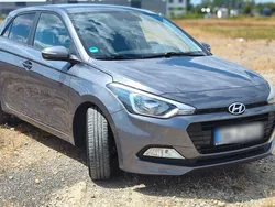 Grau Gebraucht 2017 Hyundai i20 Active Kleinwagen | 7.900 € (Guter Preis)