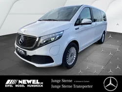 Weiß Gebraucht 2022 Mercedes EQV300 Van / Kleinbus | 55.440 € (Teuer)